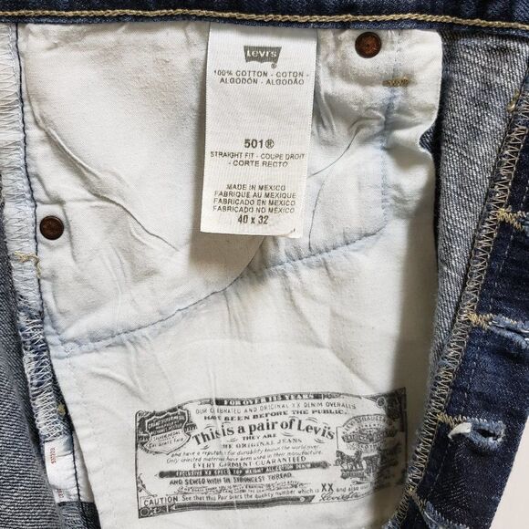 Levi's 501 Jeans Mens 37x30 Blue Cotton Denim Straight Fit Button Fly Distressed - Picture 9 of 11